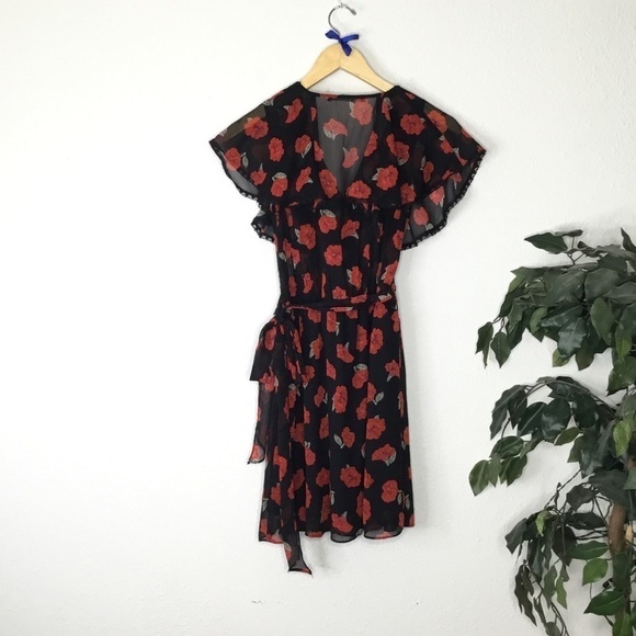 Zara Basic Floral Wrap Dress - Picture 6 of 6